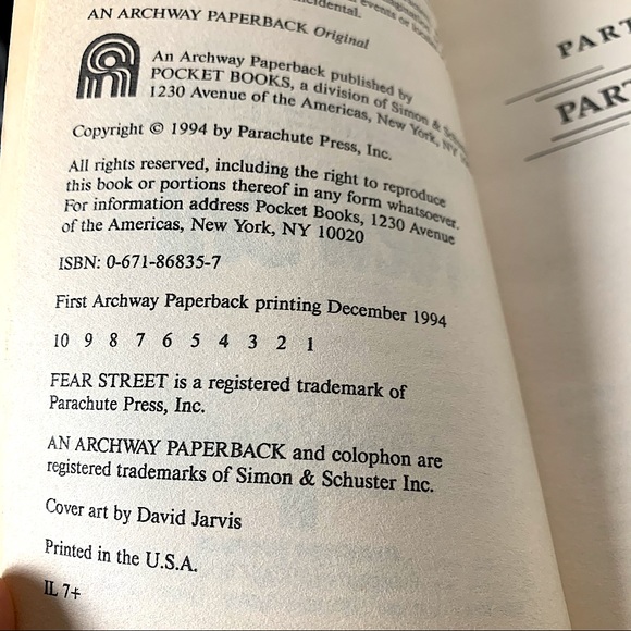 🎃2 R.L. Stine Cheerleader Series Books🎃 RETRO 1992 and 1994 - Picture 7 of 10